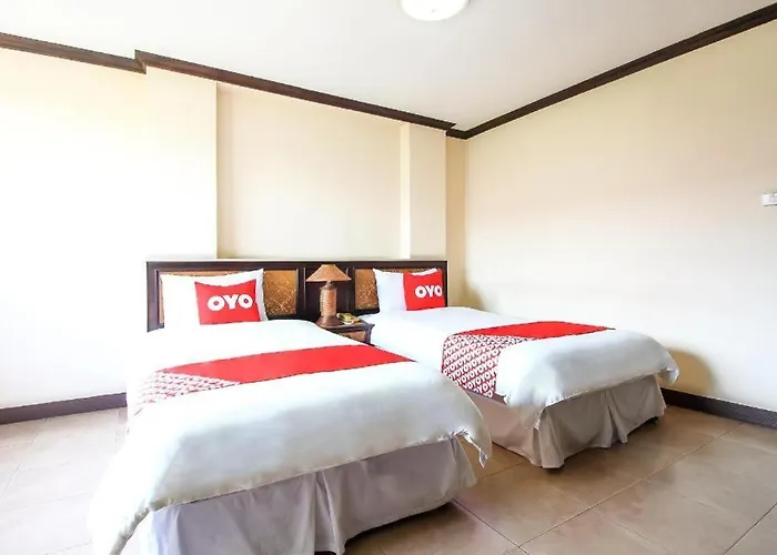 Oyo 383 White Inn Hotel