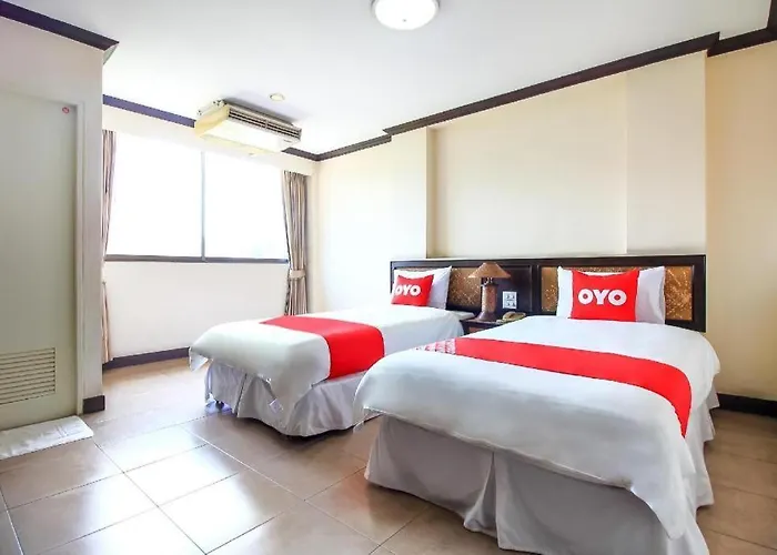 Oyo 383 White Inn Hotel