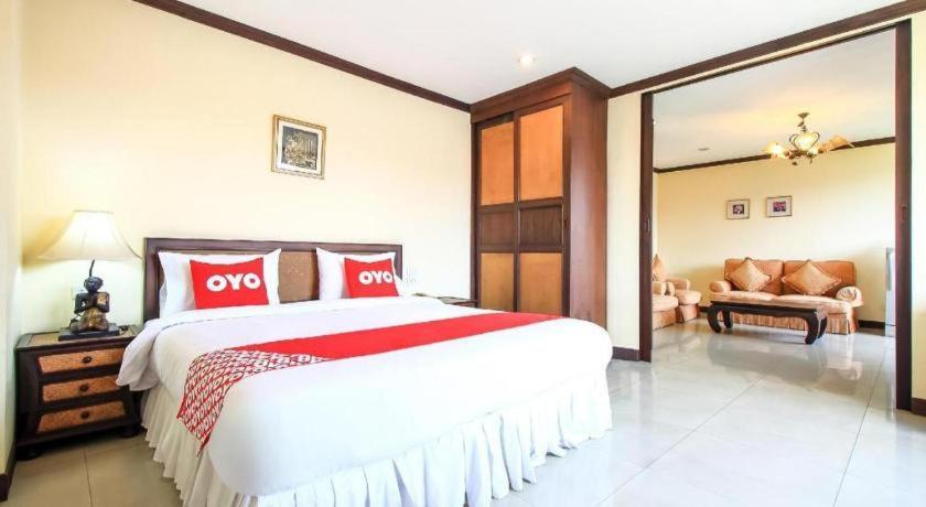 Hotel Oyo 383 White 2*