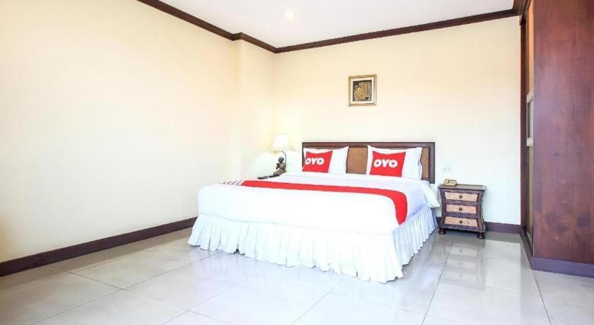 Oyo 383 White Hotel Ban Khlong Lat Bua Khao