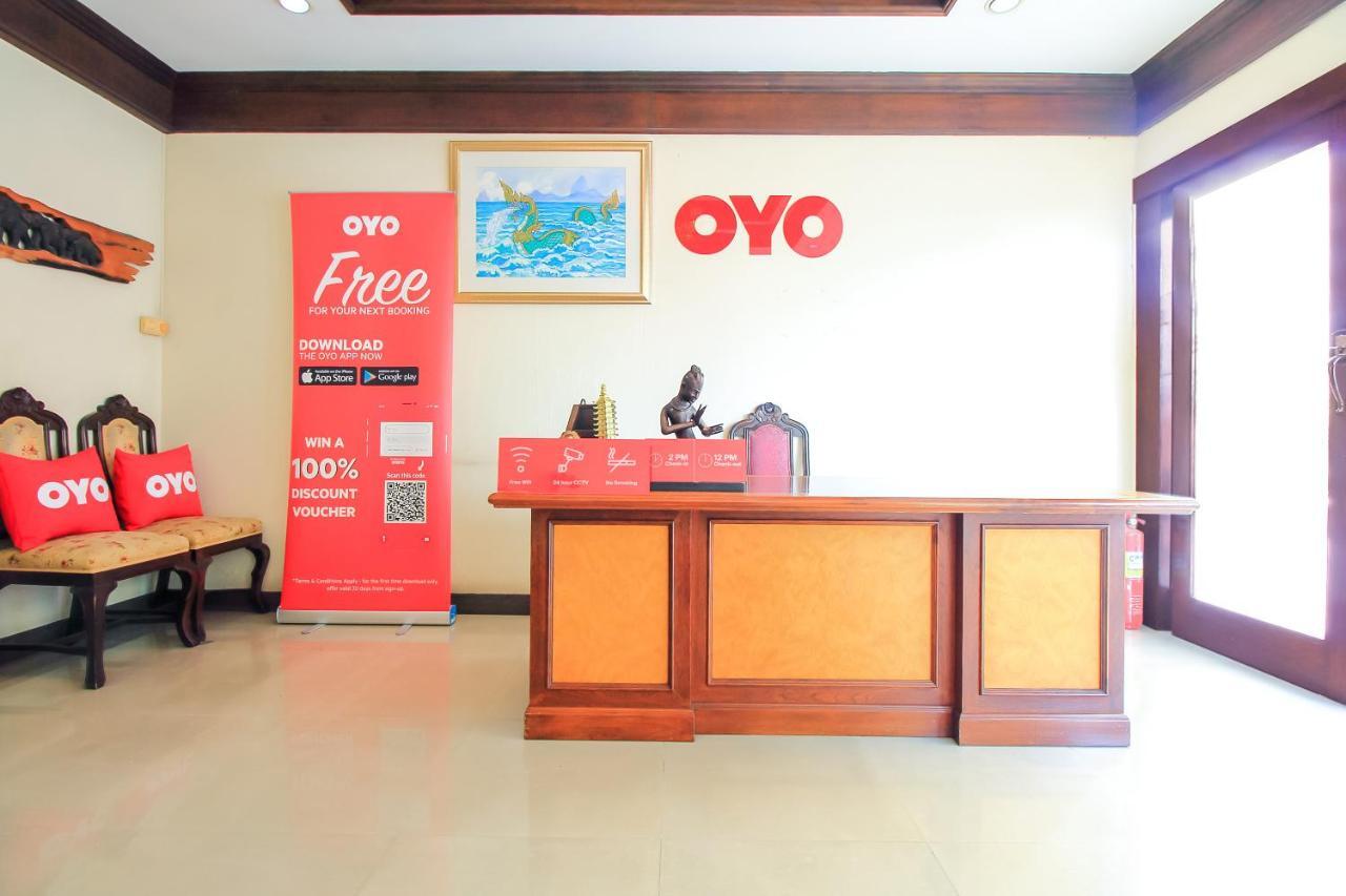 Oyo 383 White